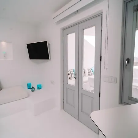Spacious With Pool In Megalochori - 280 Sqm For 10 People Megalochori (Santorini)